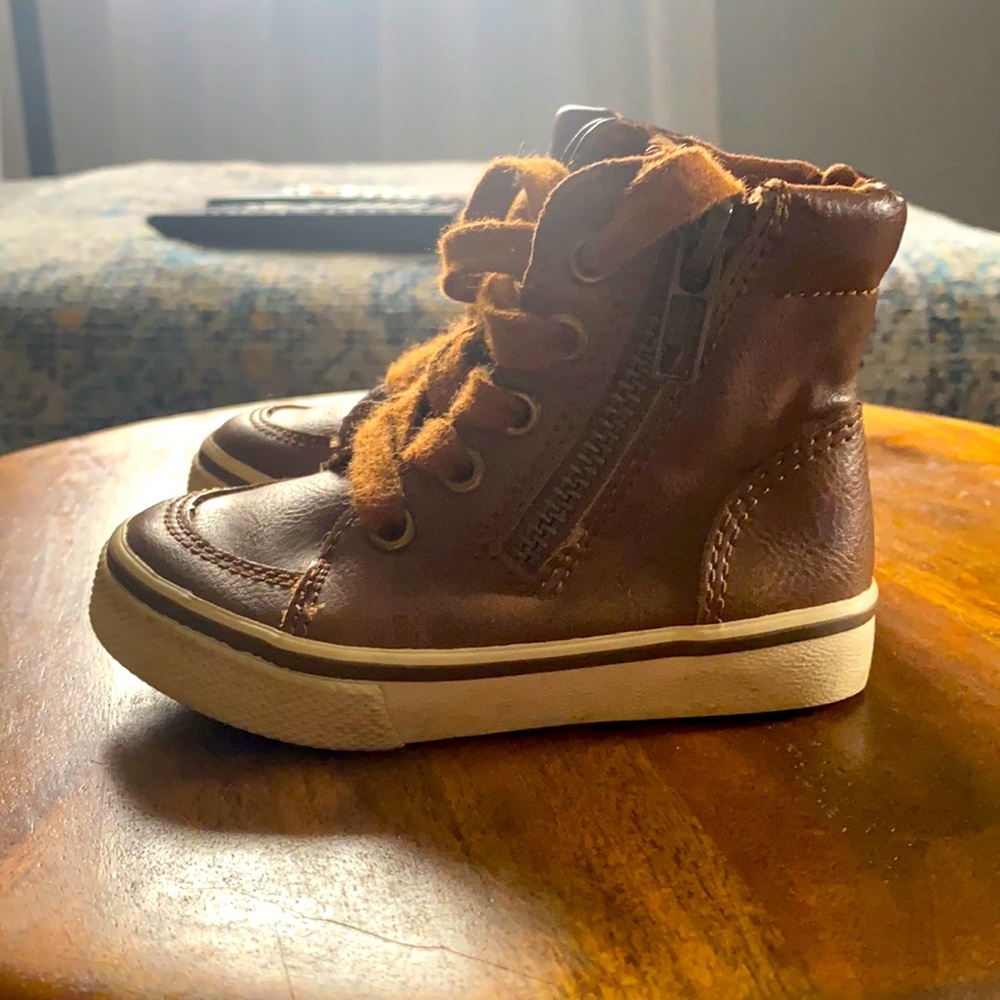 Kids boots. Size 5